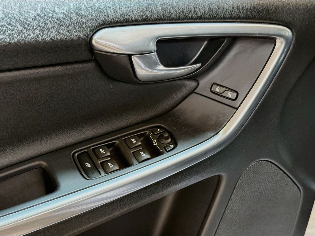2016 Volvo XC60 T5 Premier